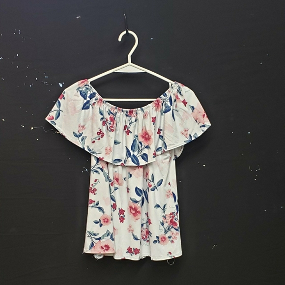 Off the shoulder top - Picture 2 of 4